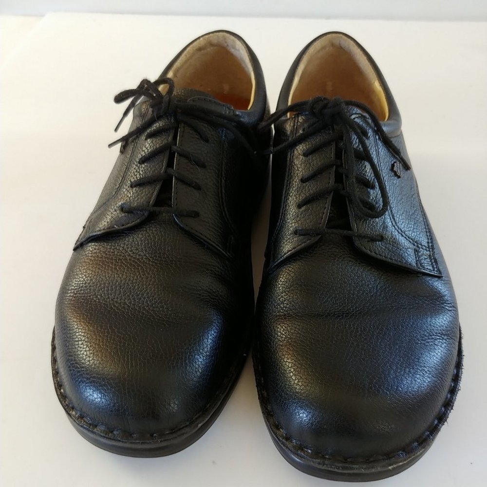 Finn Black Pebbled Leather Lace-Up Oxford Shoes